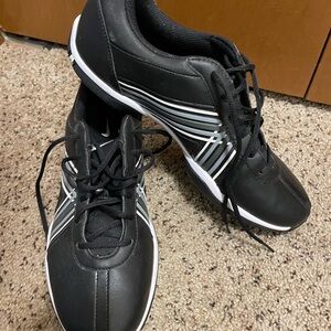 GOLF    Nike Black and White Women’s golf Shoes